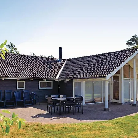 Holiday home Stunning In Vaeggerlose With Kitchen Boto By